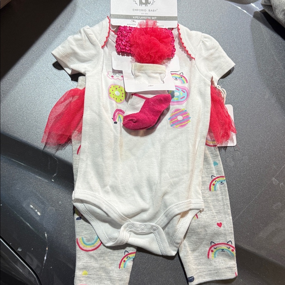 Baby clothes set NWT